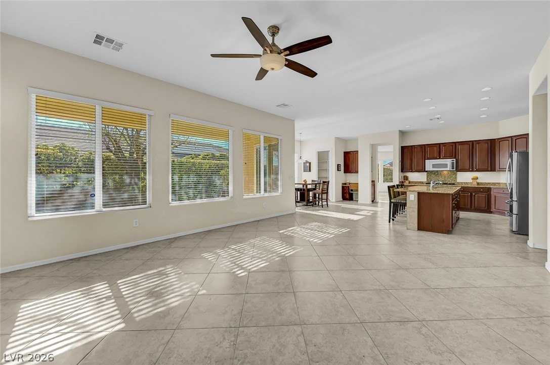 2357 Wisconsin Dells Dr - Photo 7 of 38