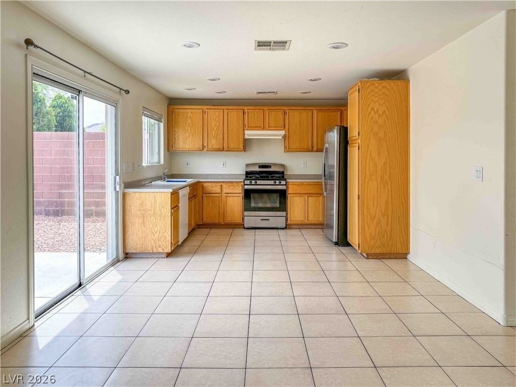 10633 Foggy Glen Ave - Photo 4 of 16