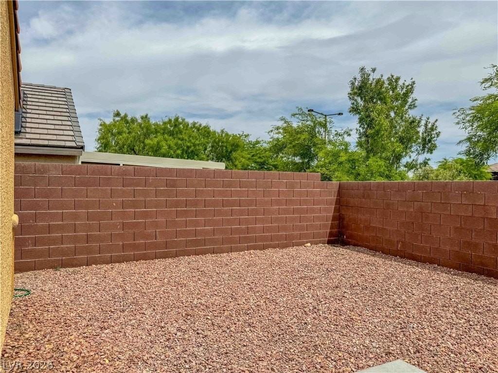 10633 Foggy Glen Ave - Photo 5 of 16