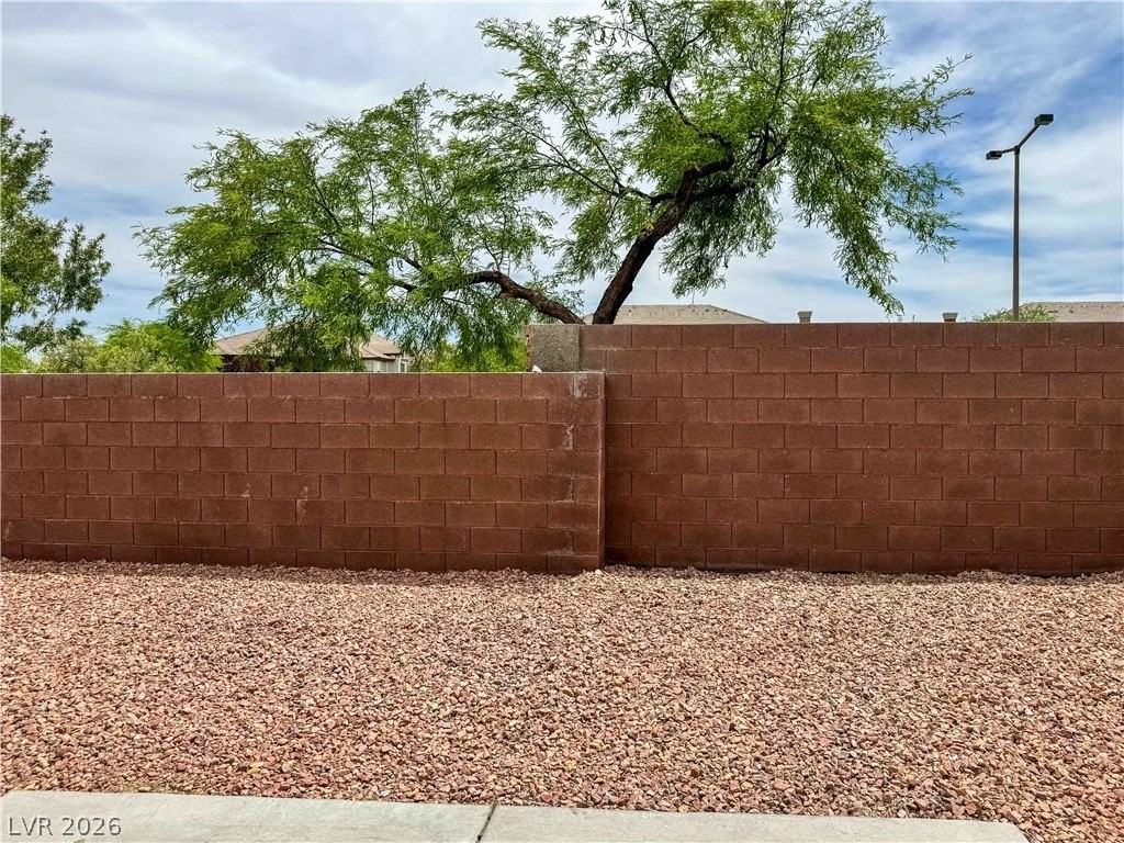 10633 Foggy Glen Ave - Photo 6 of 16