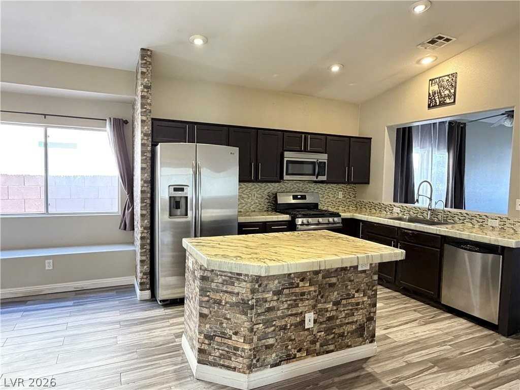 4455 Prosperity Point St - Photo 7 of 18