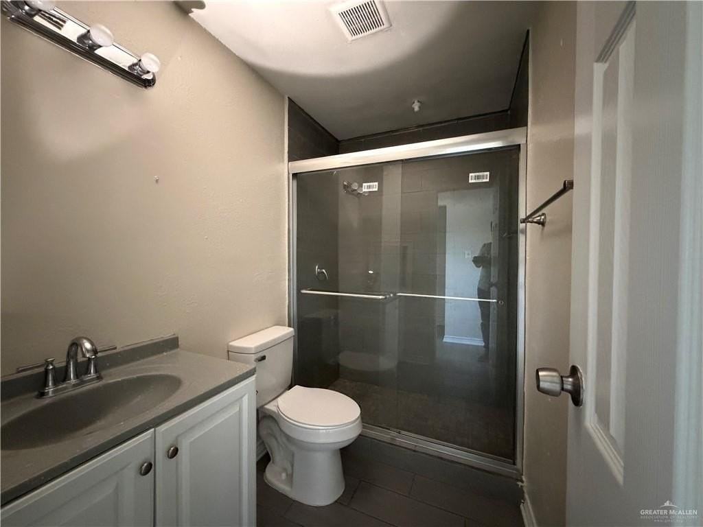 3208 N 25 1/2 St - Photo 4 of 11