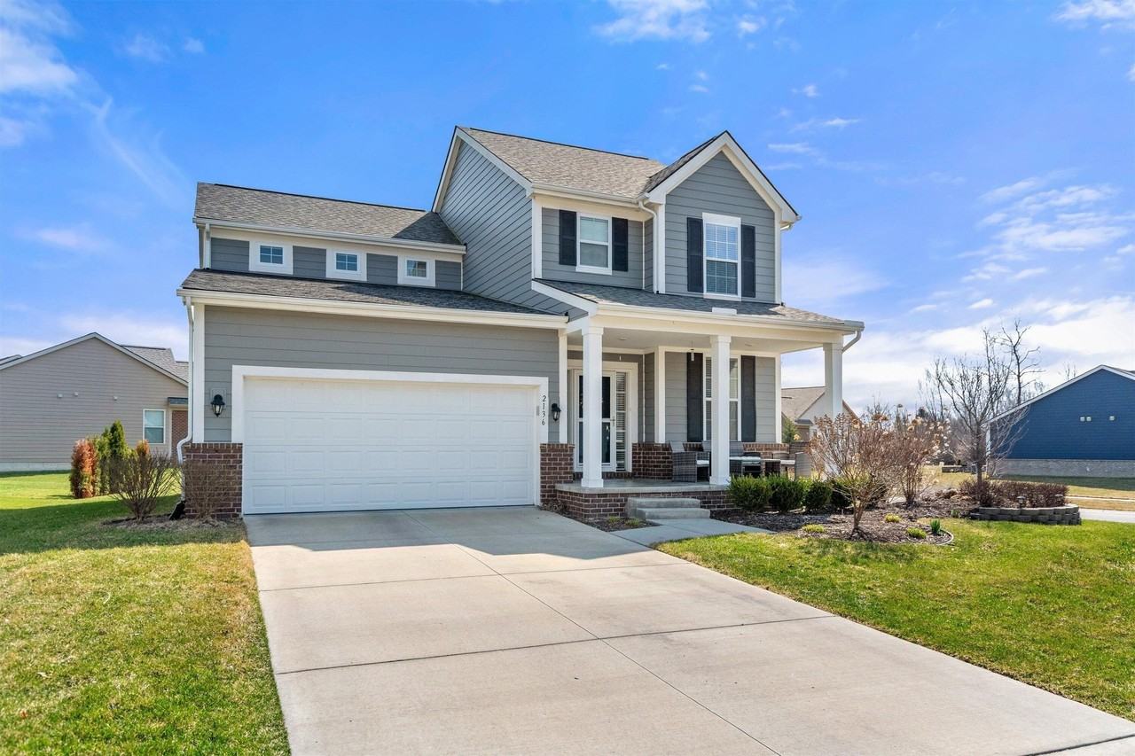 2136 Wiltshire Dr - Photo 2 of 33