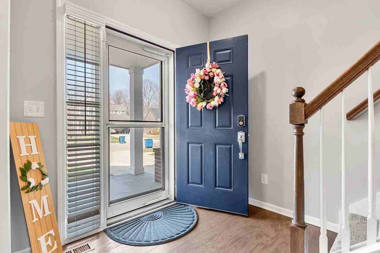 2136 Wiltshire Dr - Photo 4 of 33