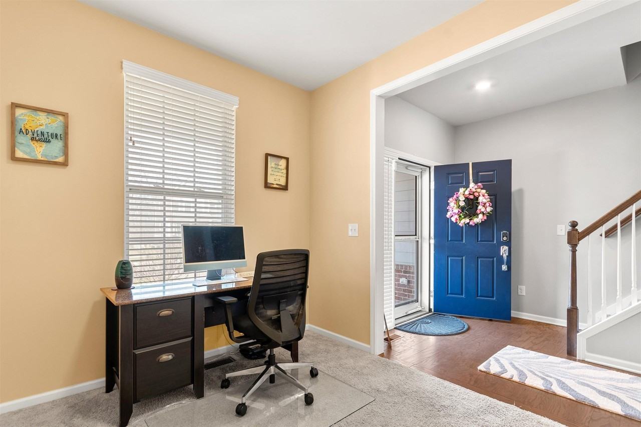 2136 Wiltshire Dr - Photo 5 of 33