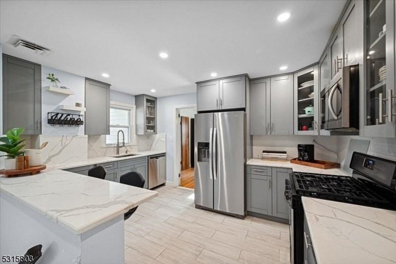 16 Hickory Rd - Photo 2 of 45