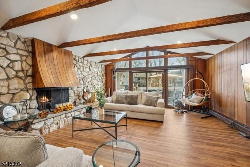 16 Hickory Rd - Photo 3 of 45