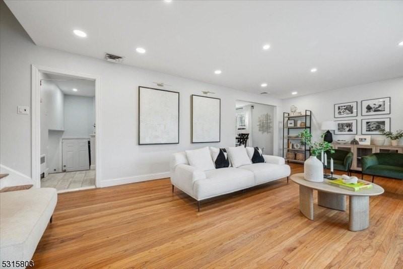 16 Hickory Rd - Photo 7 of 45