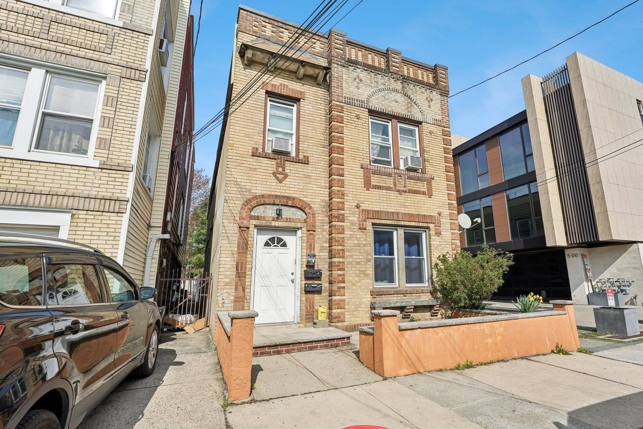 7 Bender Pl #3 - Photo 3 of 20