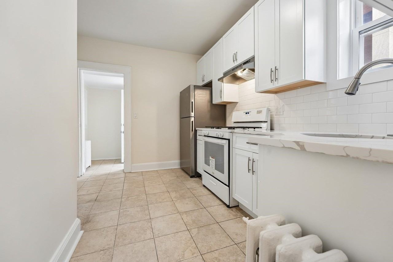 7 Bender Pl #3 - Photo 5 of 20