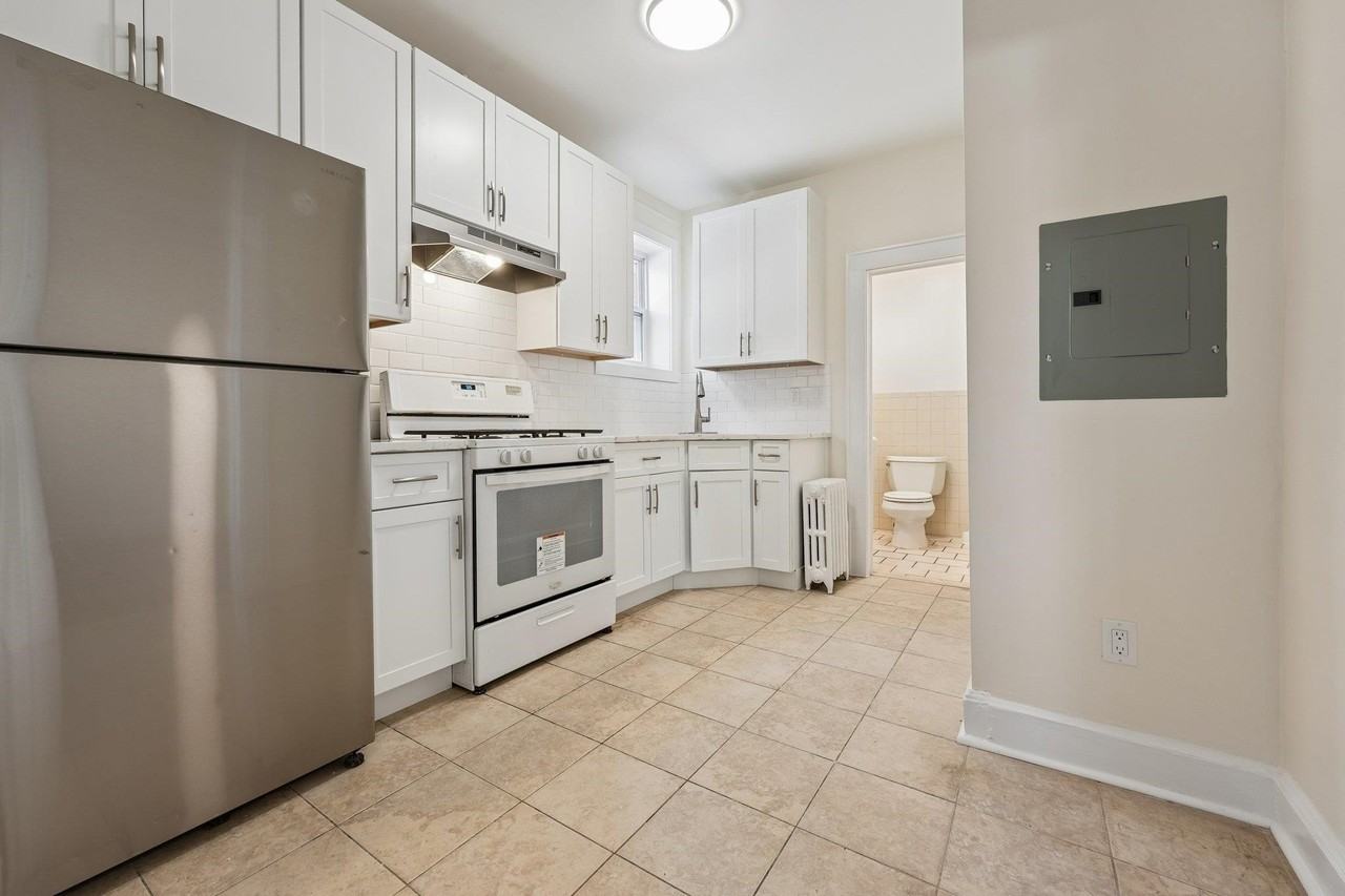 7 Bender Pl #3 - Photo 6 of 20