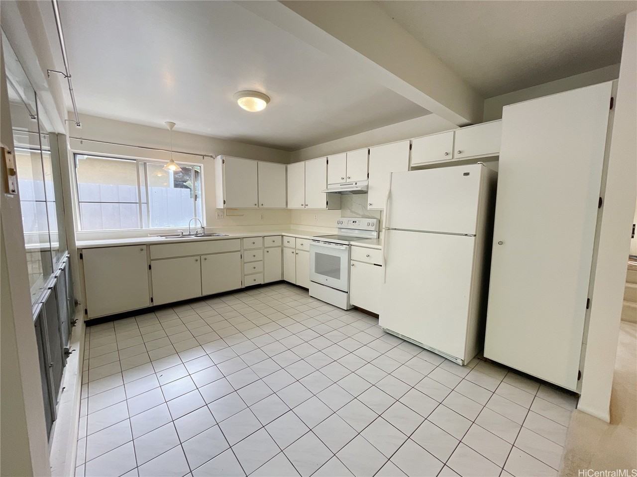 971 Wainiha St - Photo 5 of 24