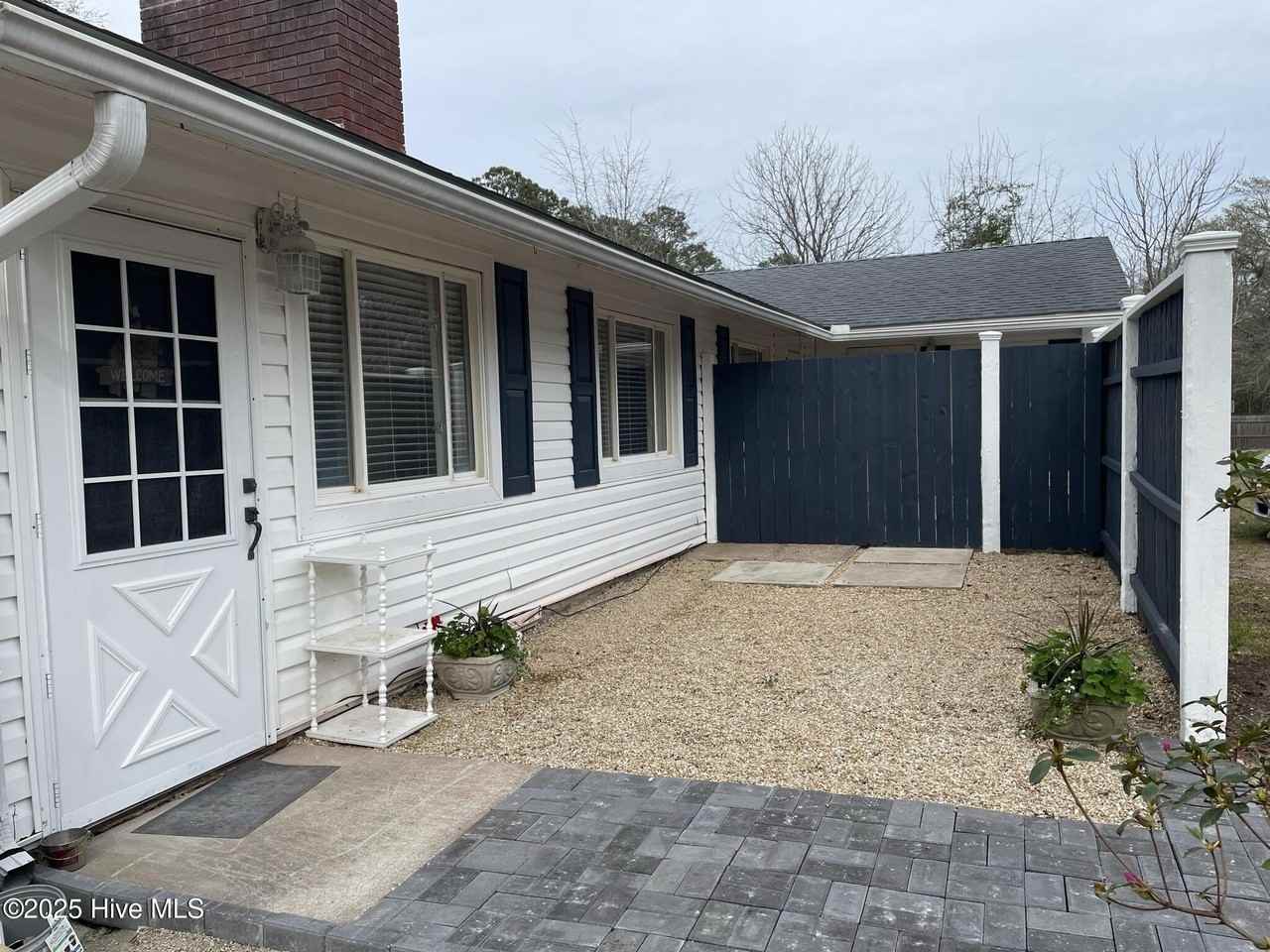 115 Walnut Tree Ln Unit A - Photo 2 of 12