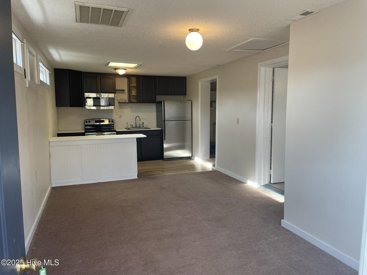 115 Walnut Tree Ln Unit A - Photo 3 of 12