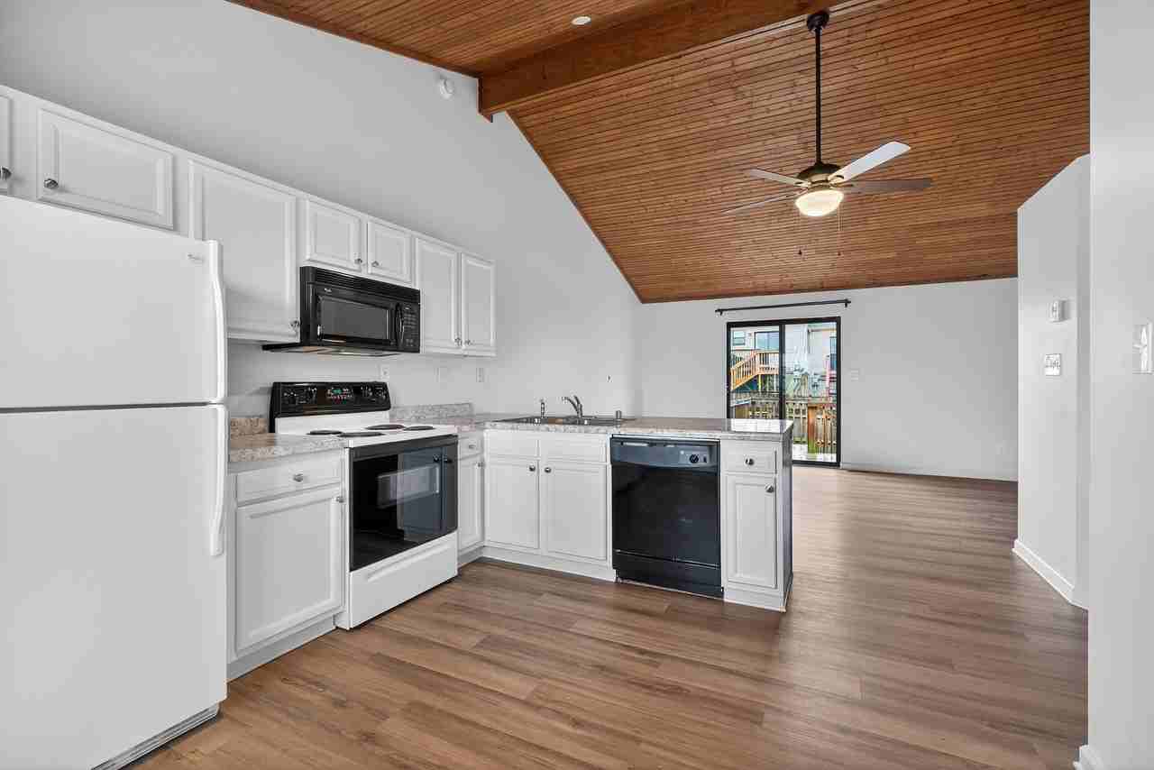 2563 Crusaders Way - Photo 6 of 23