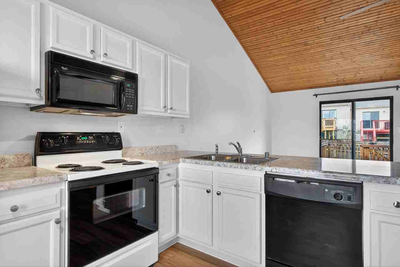 2563 Crusaders Way - Photo 7 of 23