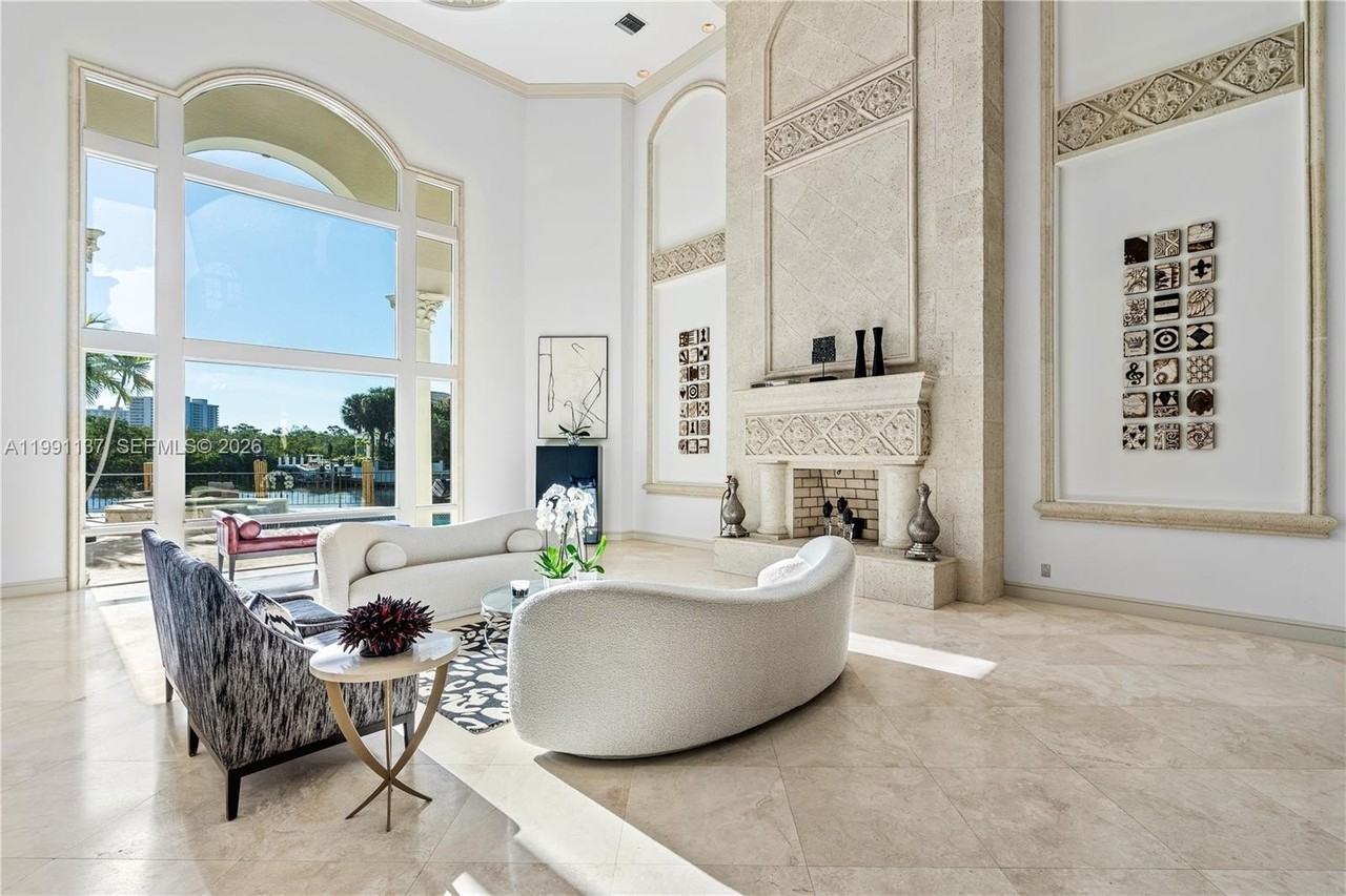 4900 Sanctuary Ln - Photo 7 of 50