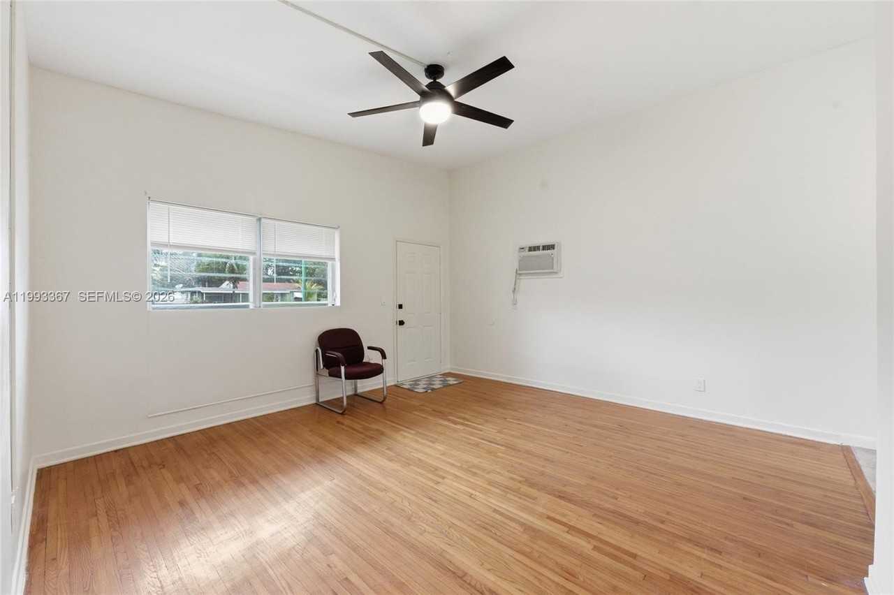 1620 Ne 160th St #1620 - Photo 7 of 37