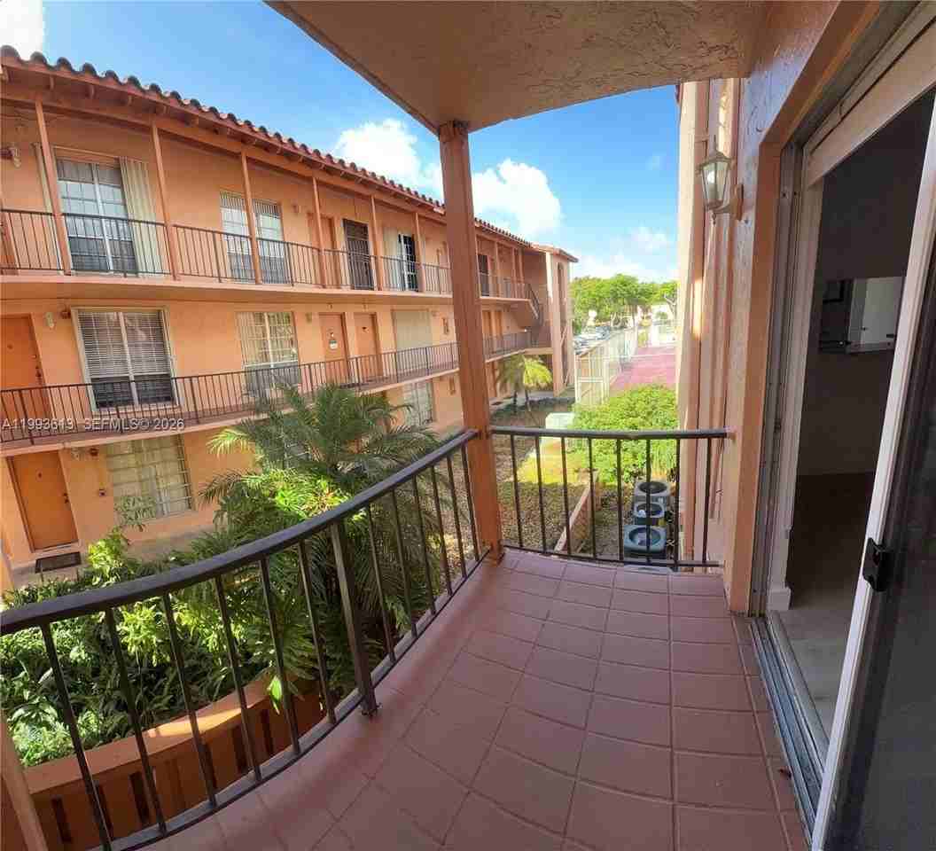 7155 Miami Lakes Dr #P7 - Photo 6 of 21