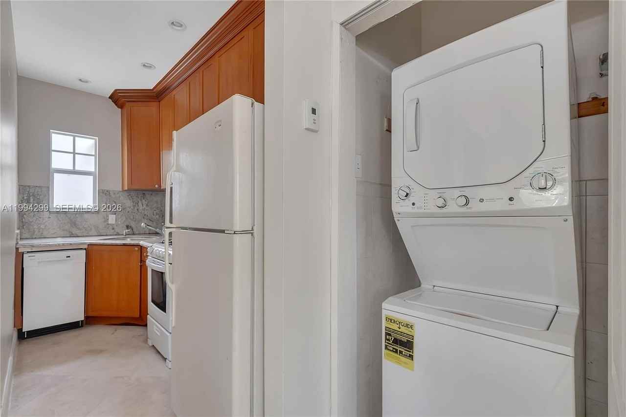 814 Lenox Ave #1 - Photo 5 of 15