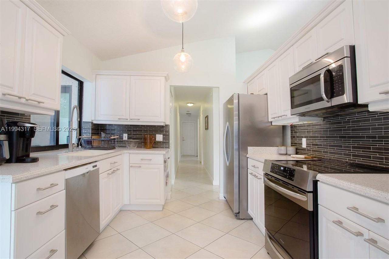 524 Village Lake Dr #524 - Photo 4 of 42