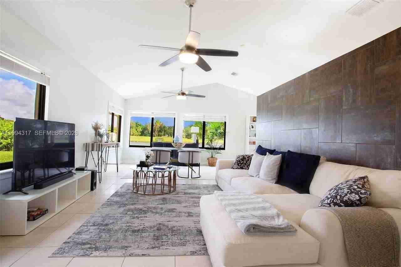 524 Village Lake Dr #524 - Photo 7 of 42