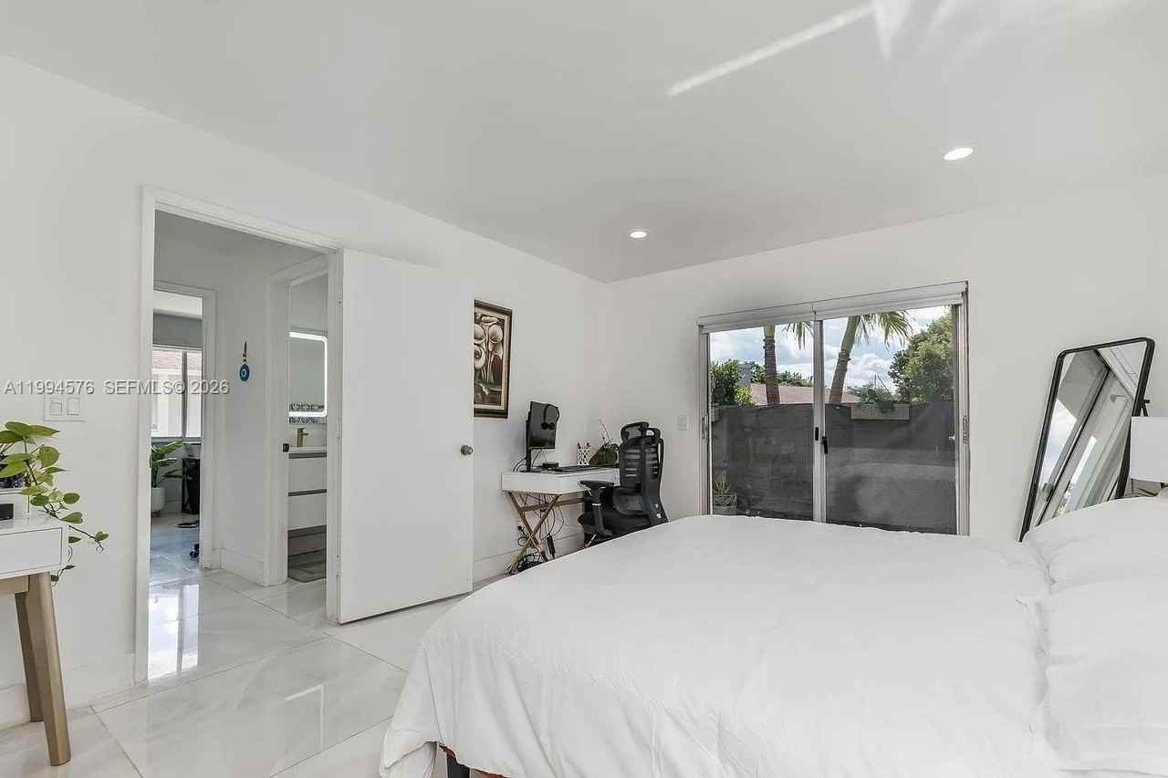 518 Woodgate Cir #E - Photo 7 of 17