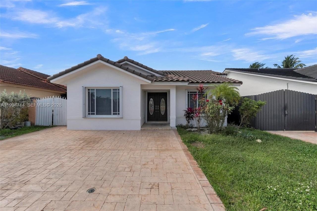 14480 Sw 115th Ter #0 - Photo 2 of 33