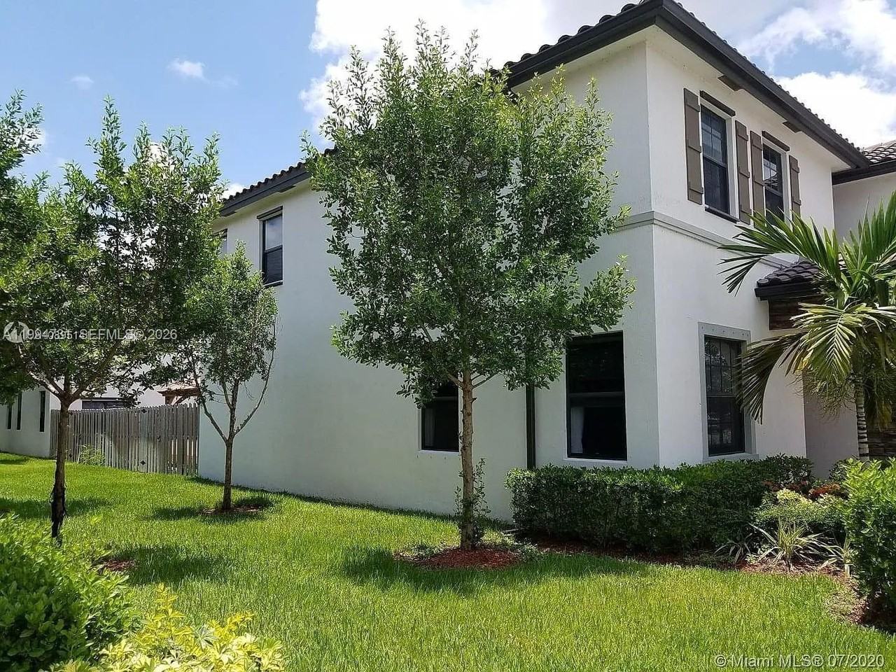 11508 Sw 248th Ln #11508 - Photo 2 of 18