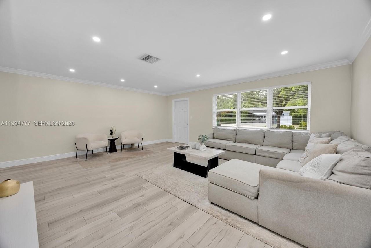 11401 Sw 81st Rd - Photo 3 of 23