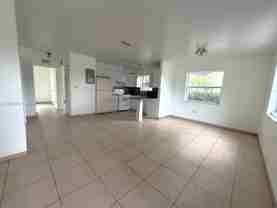 14140 Ne 2nd Ct #4 - Photo 1 of 1