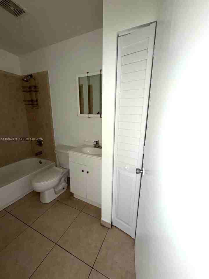 14140 Ne 2nd Ct #4 - Photo 5 of 13