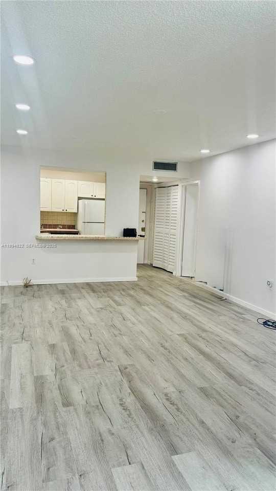 17570 Atlantic Blvd #403