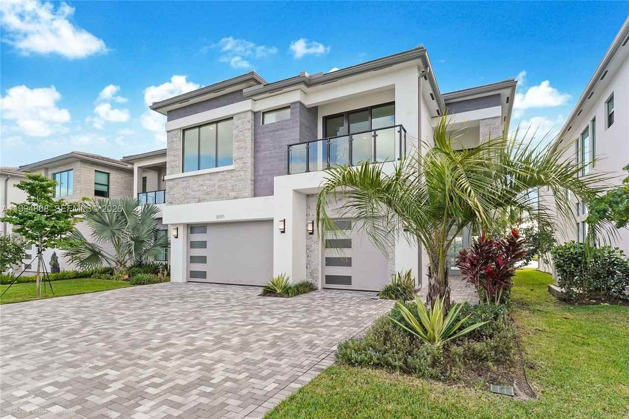 8095 Crystal Downs Ave - Photo 3 of 26