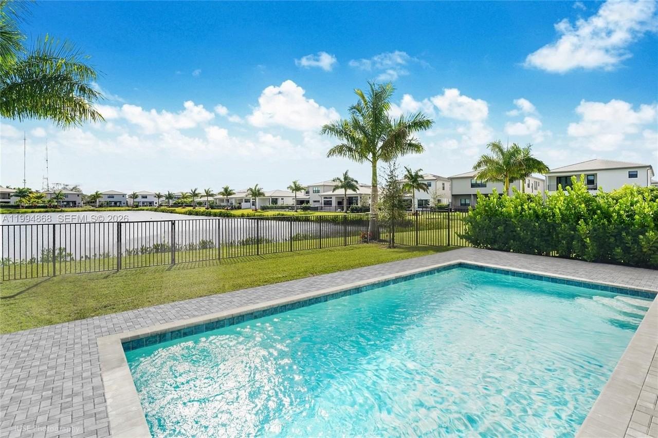 8095 Crystal Downs Ave - Photo 6 of 26