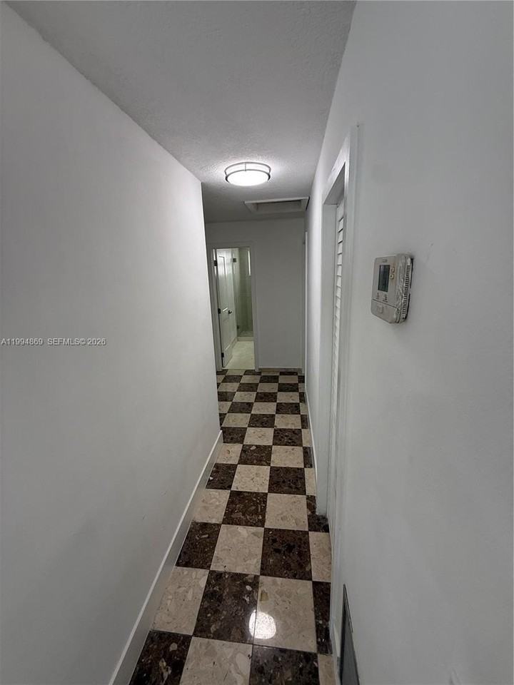 7312 Sw 22nd St - Photo 7 of 14