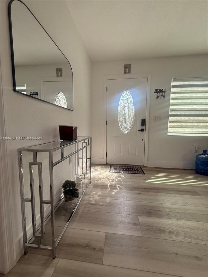 820 N Trebol St #0 - Photo 4 of 27