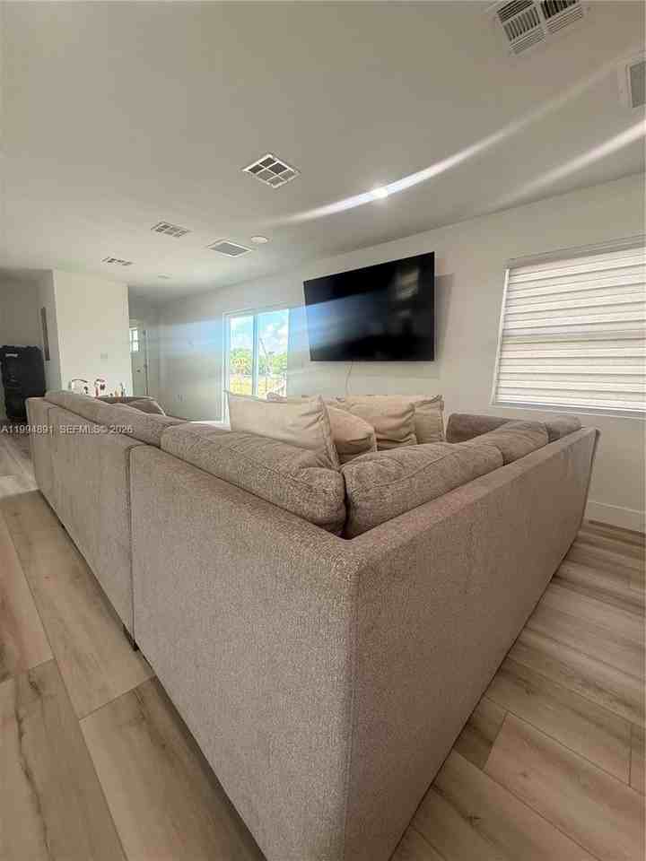 820 N Trebol St #0 - Photo 6 of 27