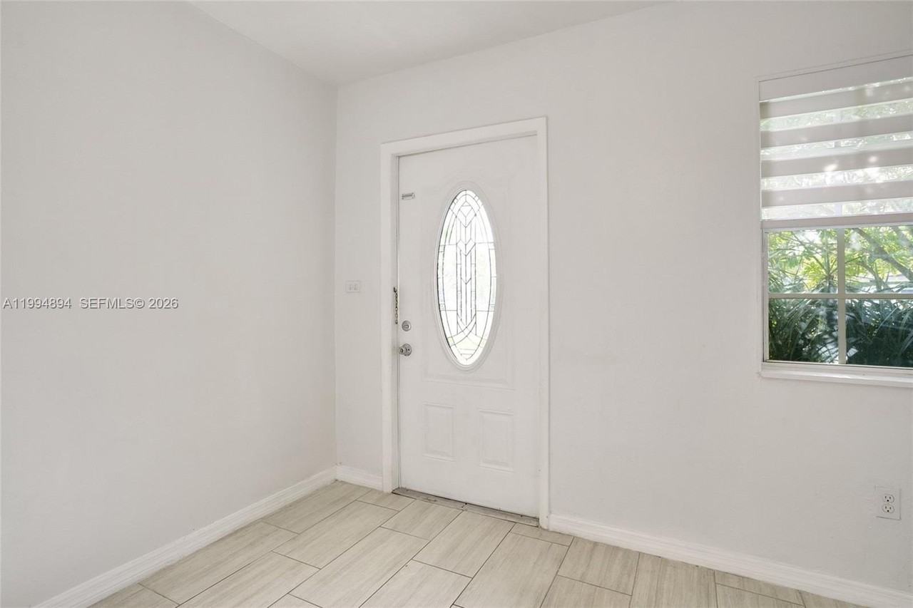 5401 Sw 97th Ct - Photo 4 of 25