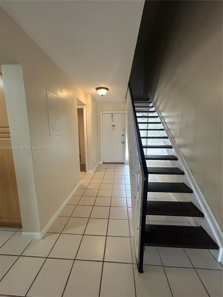 1660 Nw 113th Way - Photo 3 of 23