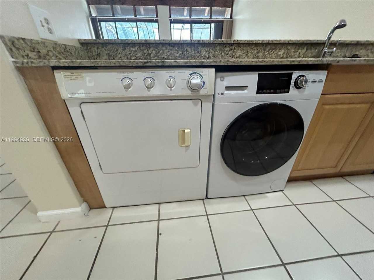 1660 Nw 113th Way - Photo 7 of 23