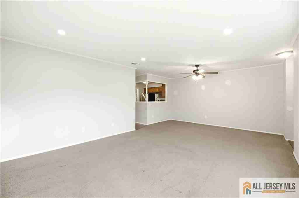 151 Wyndham Pl - Photo 6 of 19