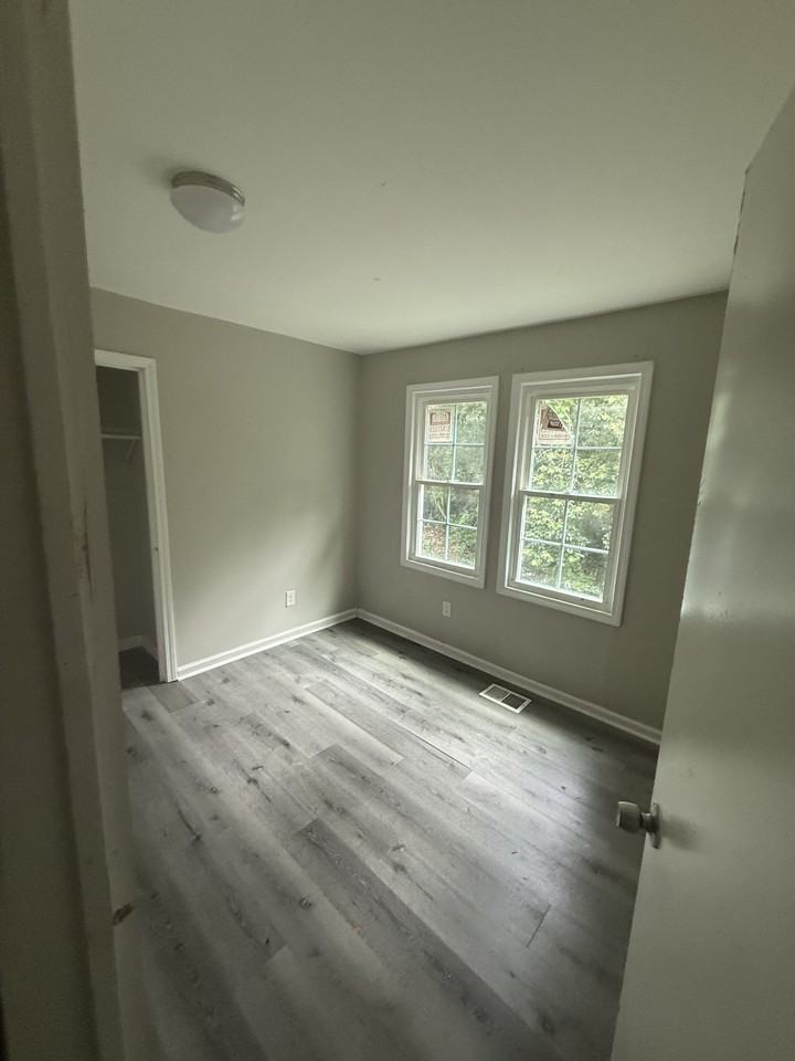 356 Woolfolk St #B - Photo 2 of 4