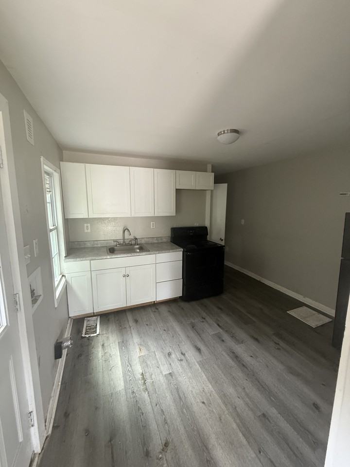 356 Woolfolk St #B - Photo 4 of 4