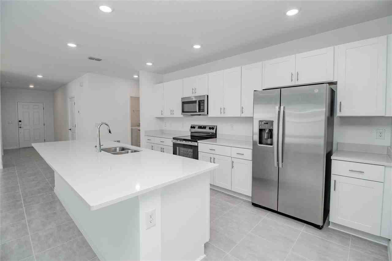 2068 Babbling Brook Blvd - Photo 7 of 27