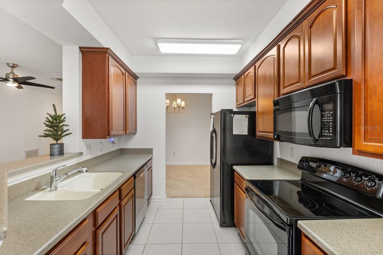 409 Hilgard Cv #106 - Photo 6 of 22