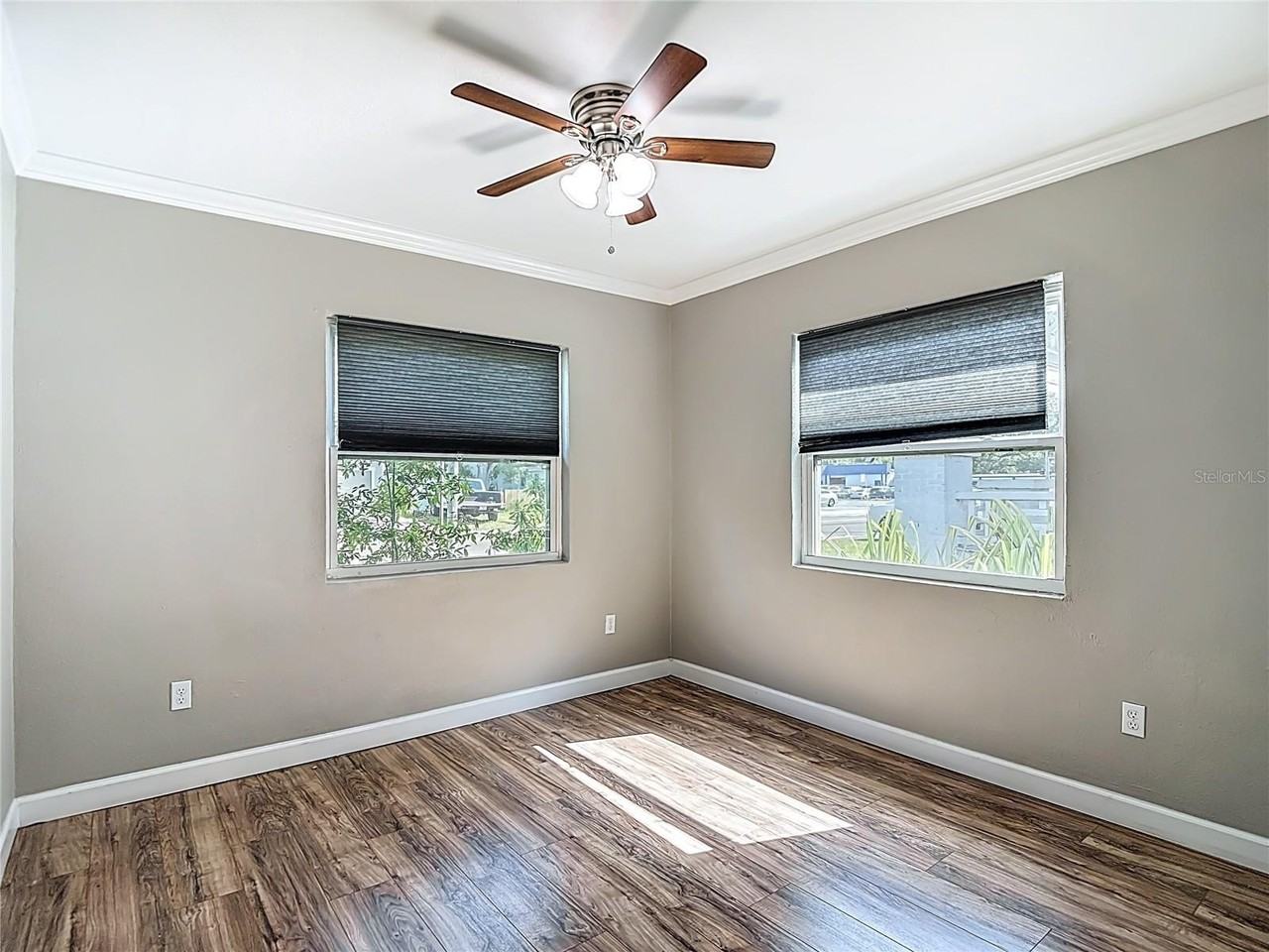 104 W Osborne Ave - Photo 7 of 15