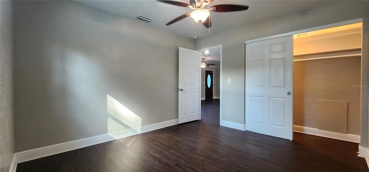 8211 7th St N - Photo 5 of 47