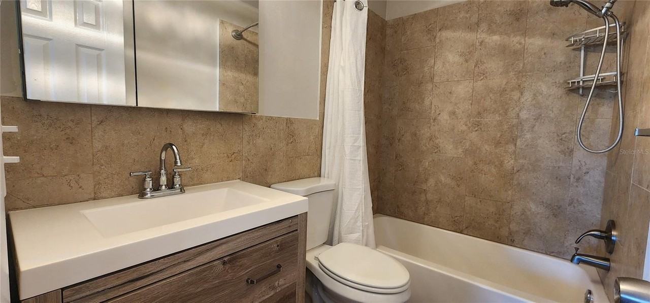 8211 7th St N - Photo 6 of 47