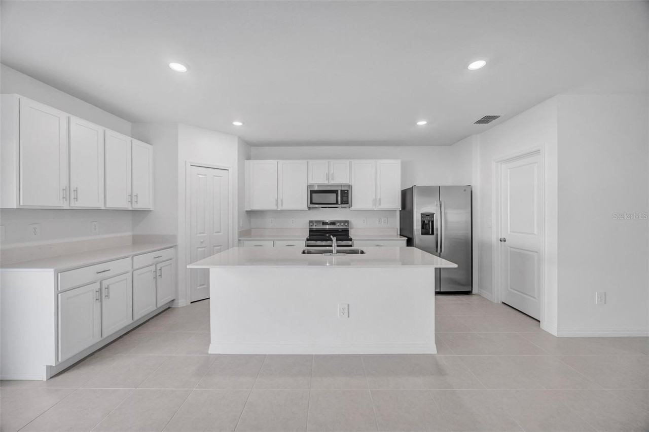 7751 Abagail Dr - Photo 6 of 21